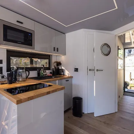 Bådhotel La Mare Boathouse, *